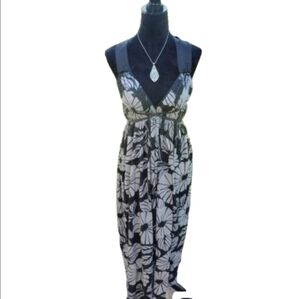 LYNDIA Maxi Dress